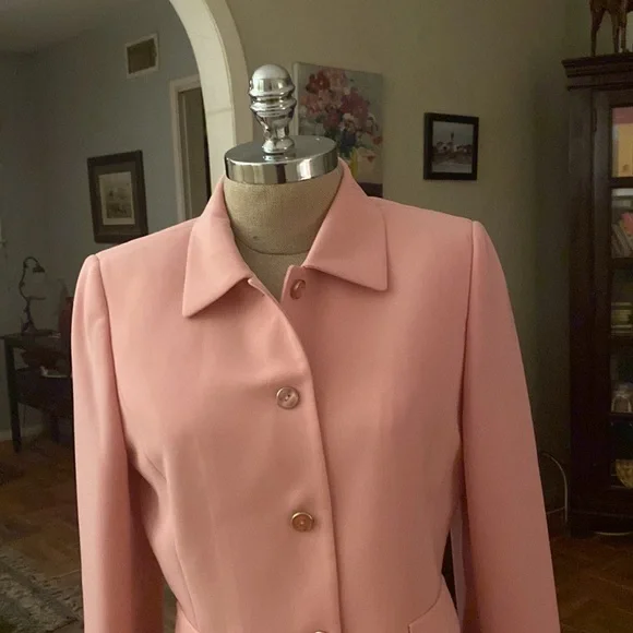 Tahari ASL (Arthur S. Levine) gorgeous beautiful pink color short blazer. - Picture 2 of 13